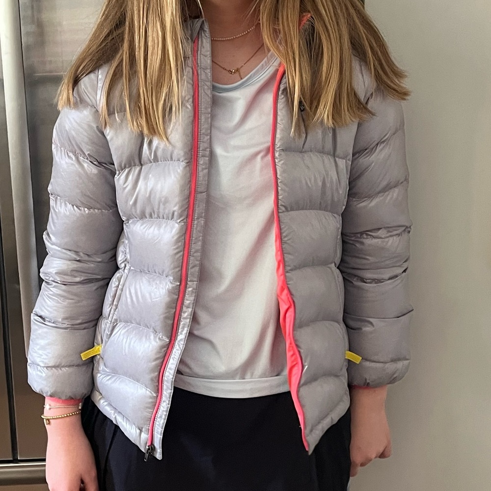 Cute girls Patagonia coat!